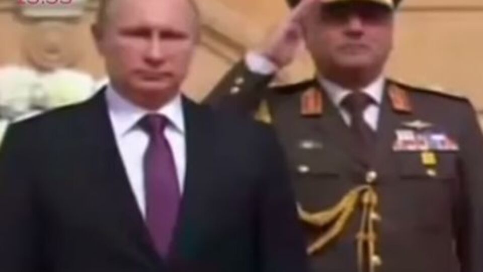 Путин на официальном приеме возле президентского дворца