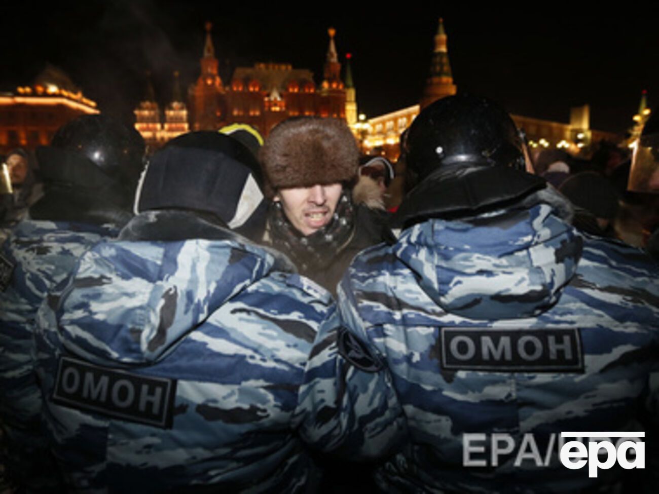 Российские полицейские стали невыездными