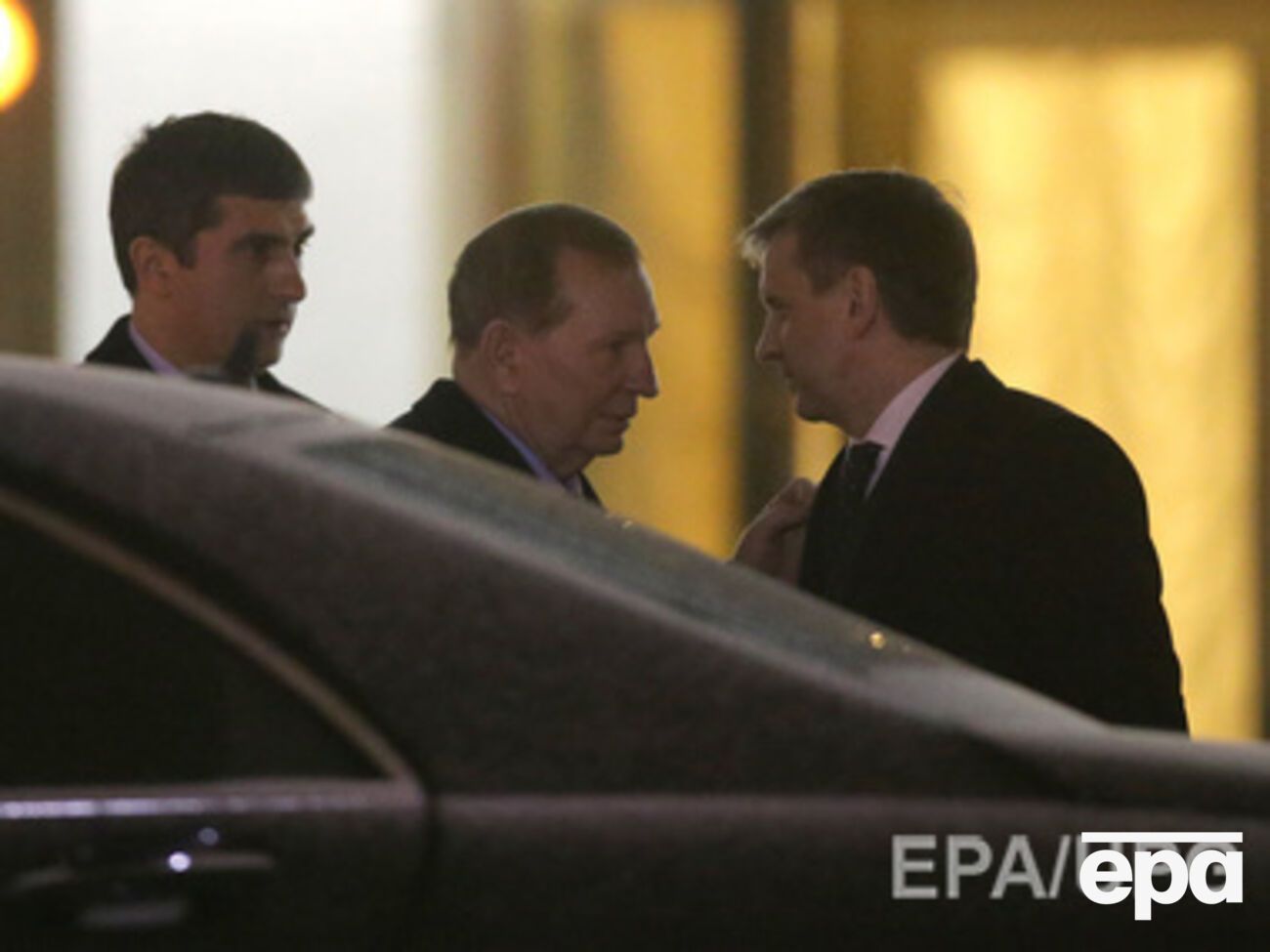 Леонид Кучма (в центре) и Михаил Зурабов (крайний справа) после вчерашней встречи
