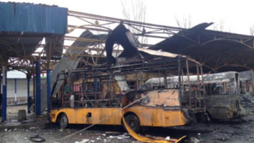 В центре Донецка обстреляли автостанцию. Фоторепортаж