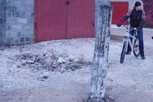 Один из снарядов попал в гаражный кооператив "Венера" рядом с аэродромом