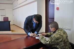 Депутатам раздали повестки прямо на сессии