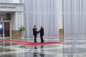 Петр Порошенко и Александр Лукашенко провели короткую встречу
