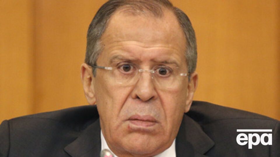 Лавров требует возобновить соцвыплаты на захваченных боевиками территориях