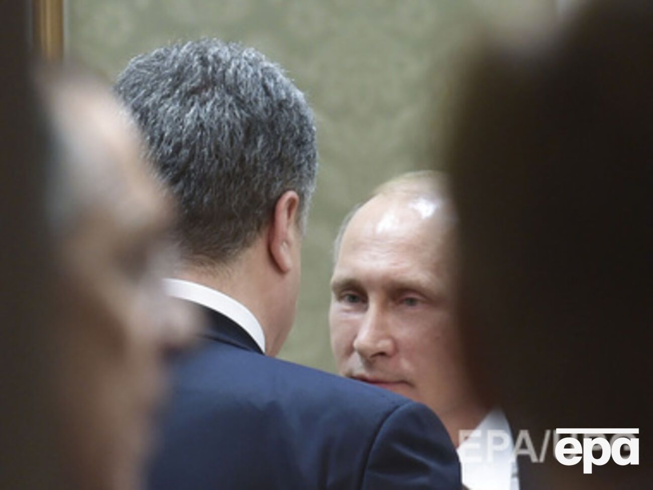 Переговоры в Минске продолжаются более 15 часов