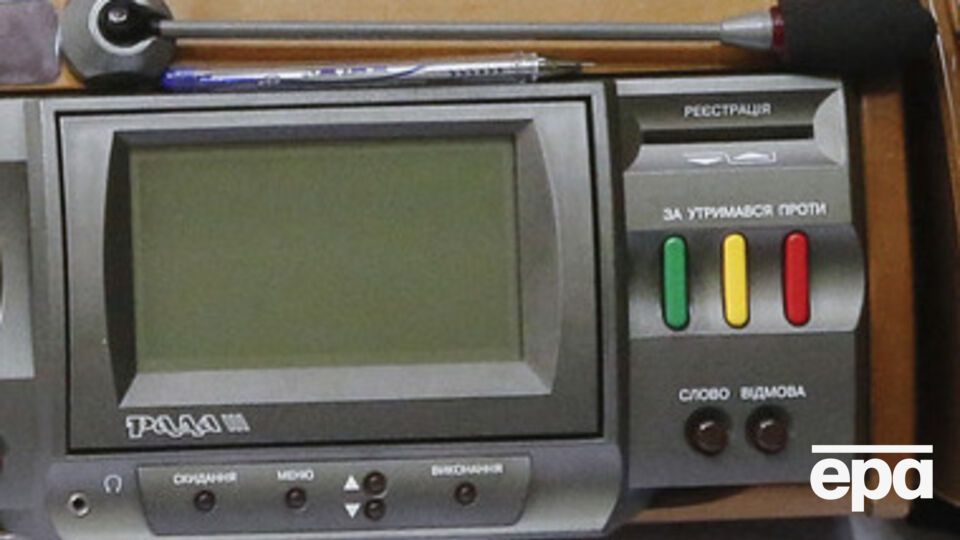 Рада ужесточила ответственность военных за преступления в военный период