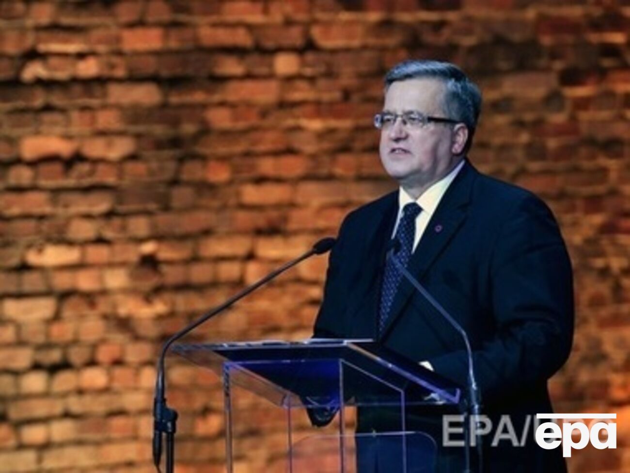 Коморовский скептически оценил итоги переговоров в Минске