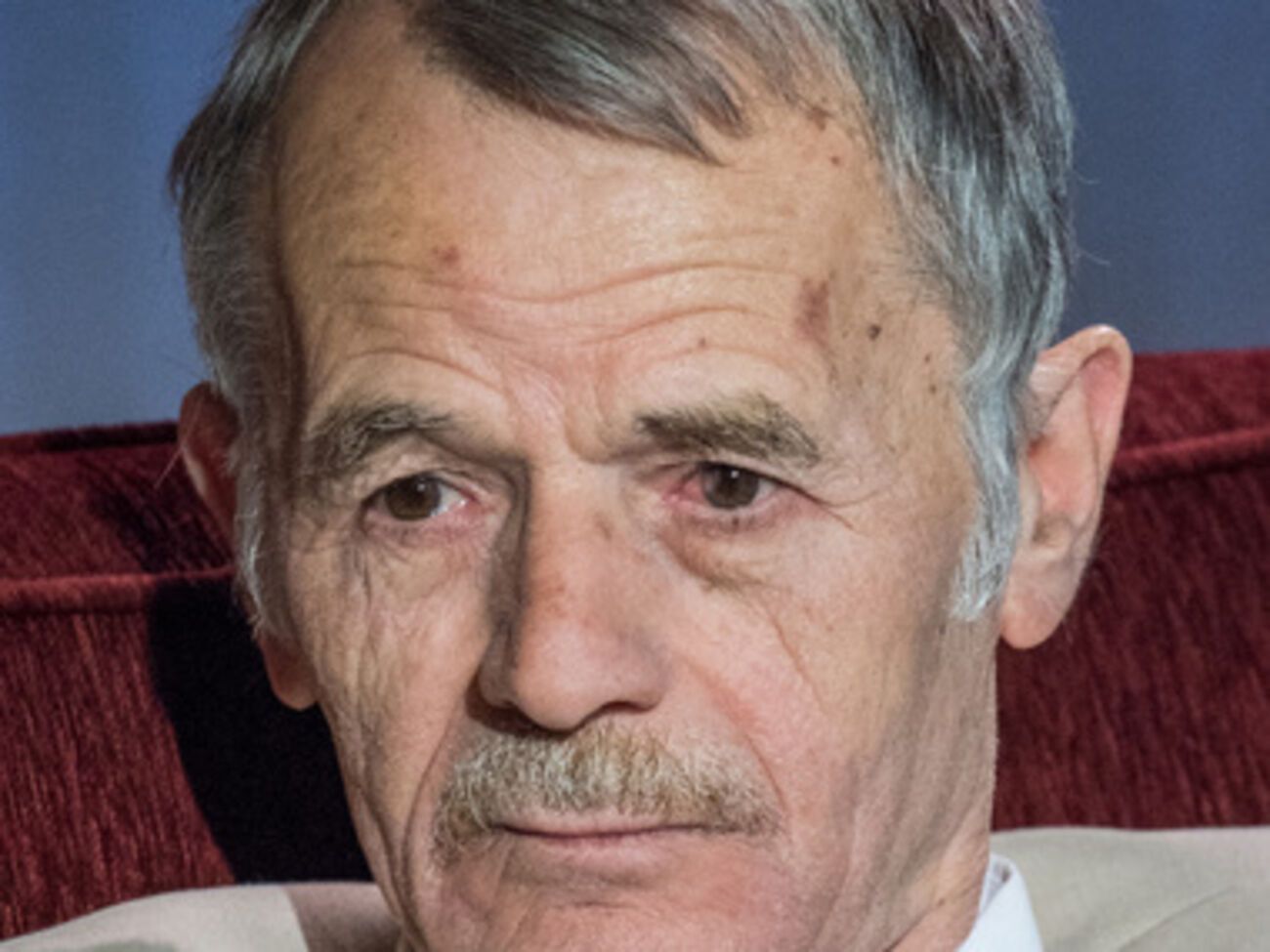 Мустафа Джемилев не может попасть в Крым с апреля прошлого года