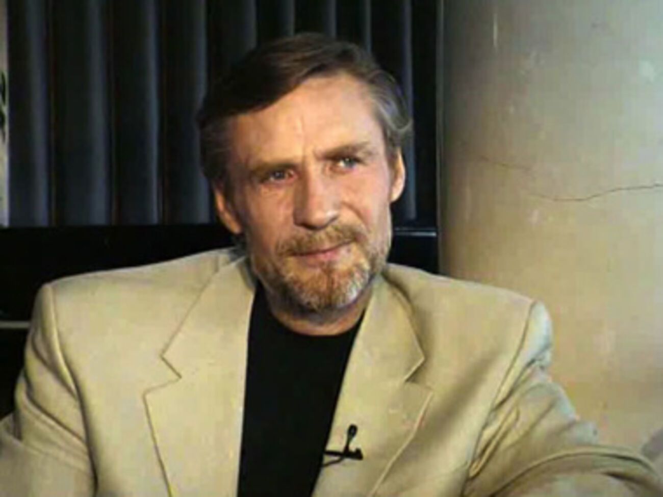 Александр Михайлов известный по фильмам "Любовь и голуби", "Мужики" и "Змеелов"