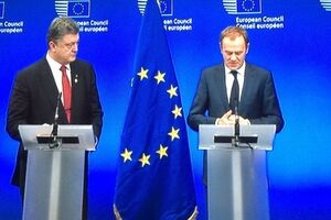 Петр Порошенко и Дональд Туск на пресс-конференции в Брюсселе