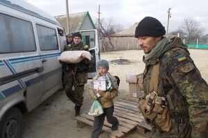 Минобороны: Вынужденных переселенцев украинские военные эвакуируют в город Курахово