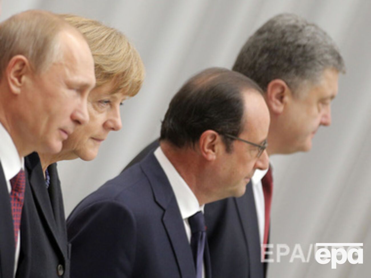 Владимир Путин, Ангела Меркель, Франсуа Олланд и Петр Порошенко начали переговоры вечером 11 февраля и закончили утром следующего дня