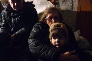 Диана Макарова: "Самое трудное для волонтеров --- это уговорить людей собраться и выехать. Взрослые и сами наотрез отказываются уезжать, и детей не отдают"