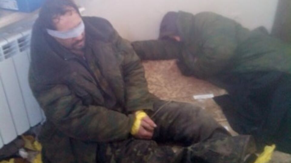 Боевики, захваченные в плен в донецком аэропорту