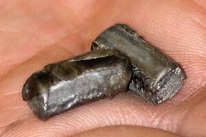 Обломки кассеты российских "Смерчей", которыми боевики обстреляли Краматорск