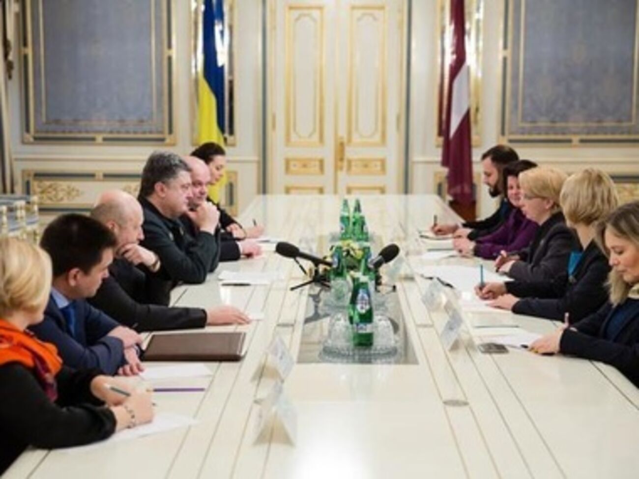 Петр Порошенко встретился с Инарой Мурниеце в Киеве