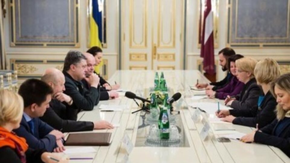 Петр Порошенко встретился с Инарой Мурниеце в Киеве