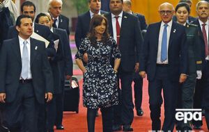 Помимо главы государства, по делу проходят министр иностранных дел и еще несколько чиновников