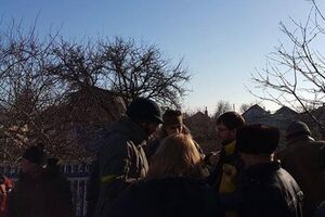 "Азов" продолжает эвакуацию в Широкино