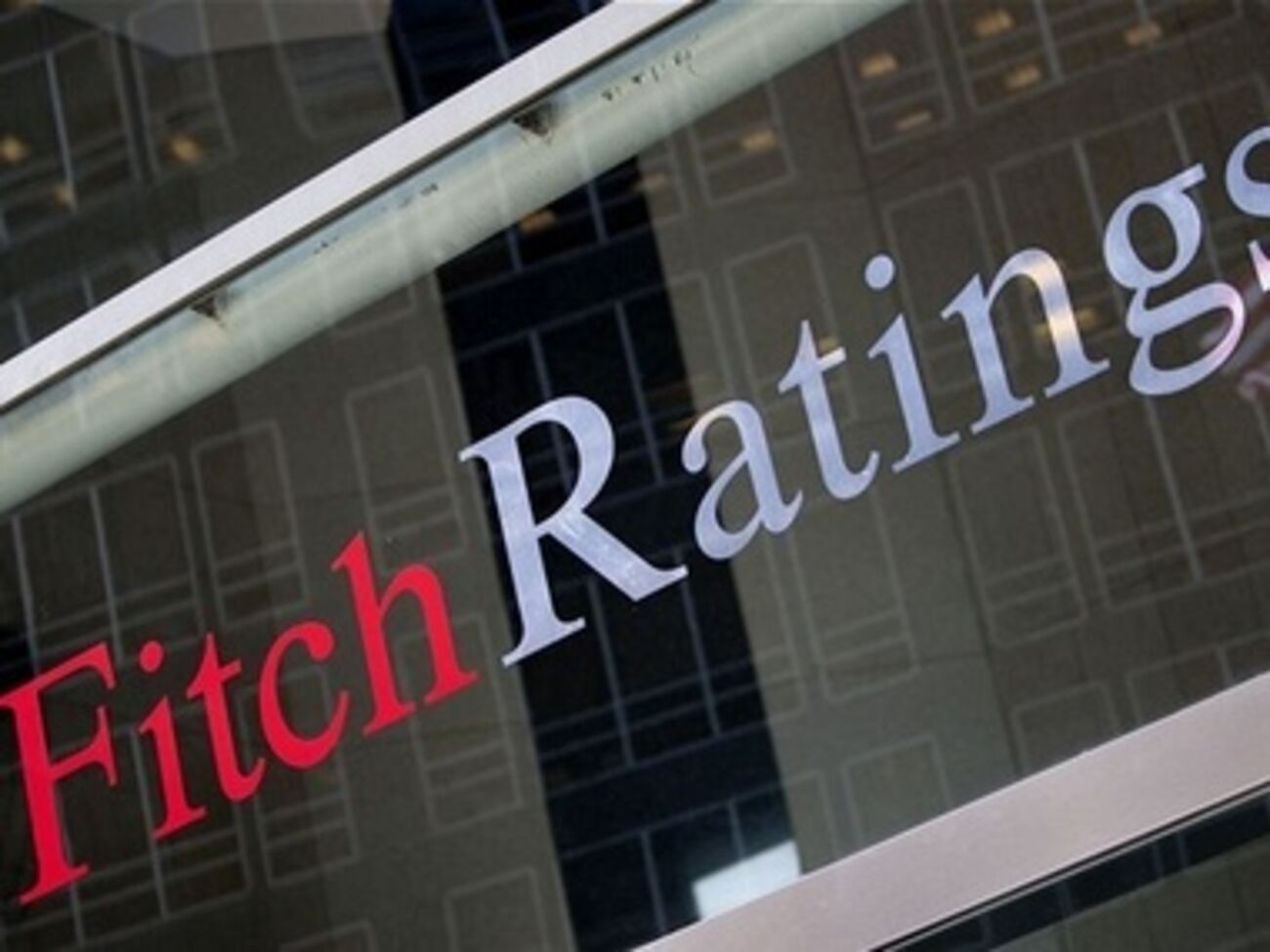 Fitch: Обострение ситуации в Донецкой и Луганской областях серьезно отразилось на экономике