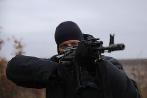 Бойцы "Азова" ведут ожесточенные бои с террористами