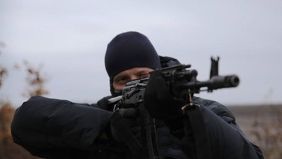 Бойцы "Азова" ведут ожесточенные бои с террористами