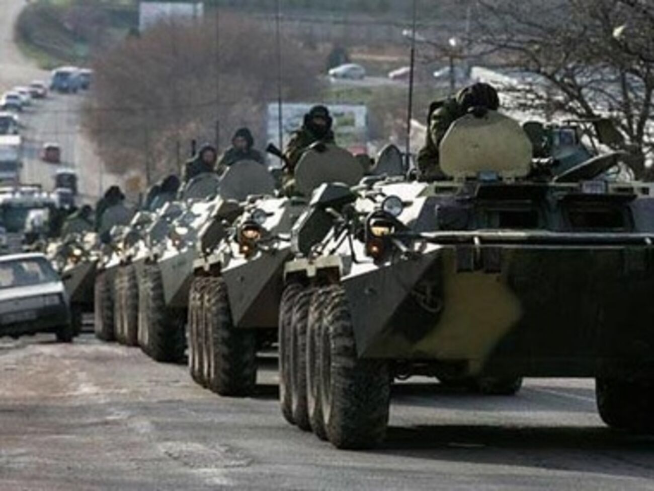 Через Новоазовск вошла колонна бронетехники