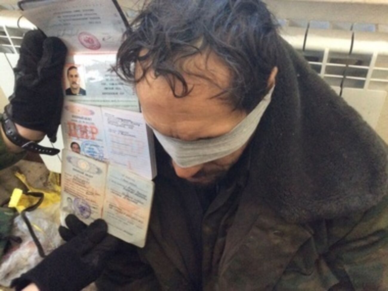 Пленный боевик с российскими документами