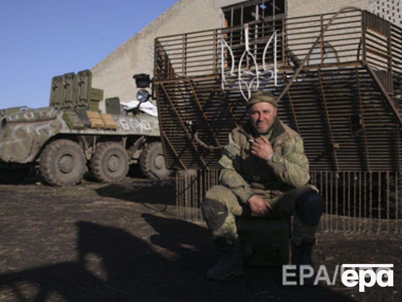 Перед выездом милиционеры, командированные в зону АТО, получили благословение от настоятеля храма святого великомученика Дмитрия Солунского отца Сергея