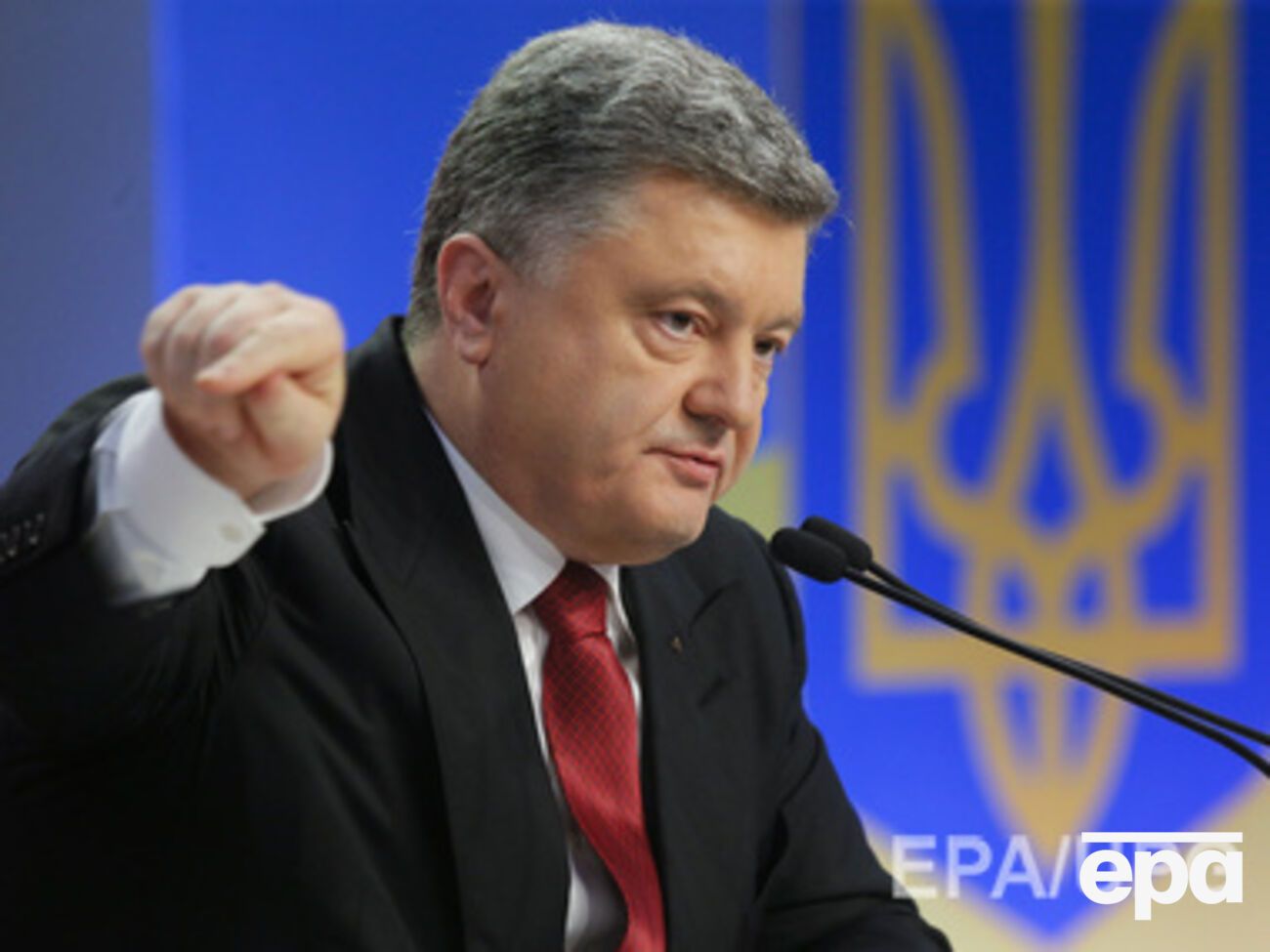 Порошенко подписал указ об усилении контроля за военными