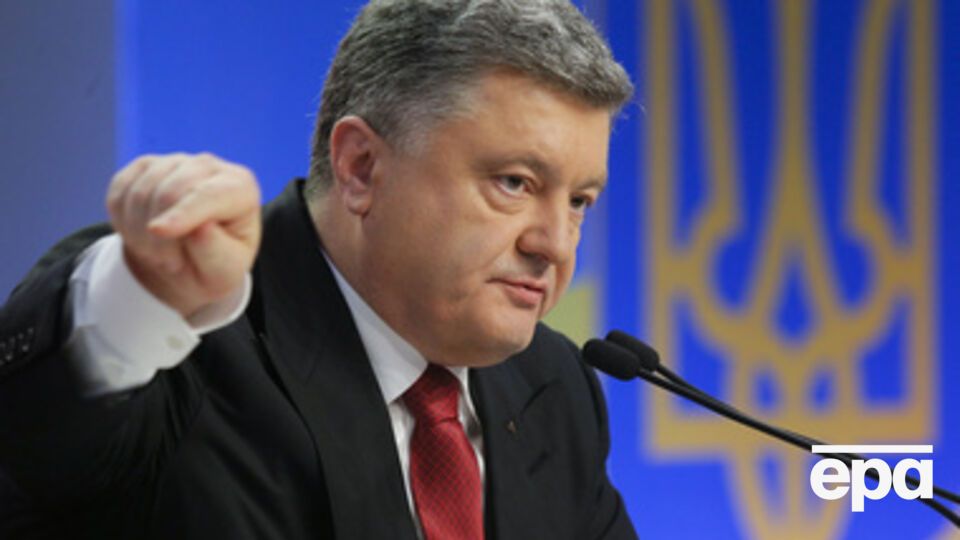 Порошенко подписал указ об усилении контроля за военными