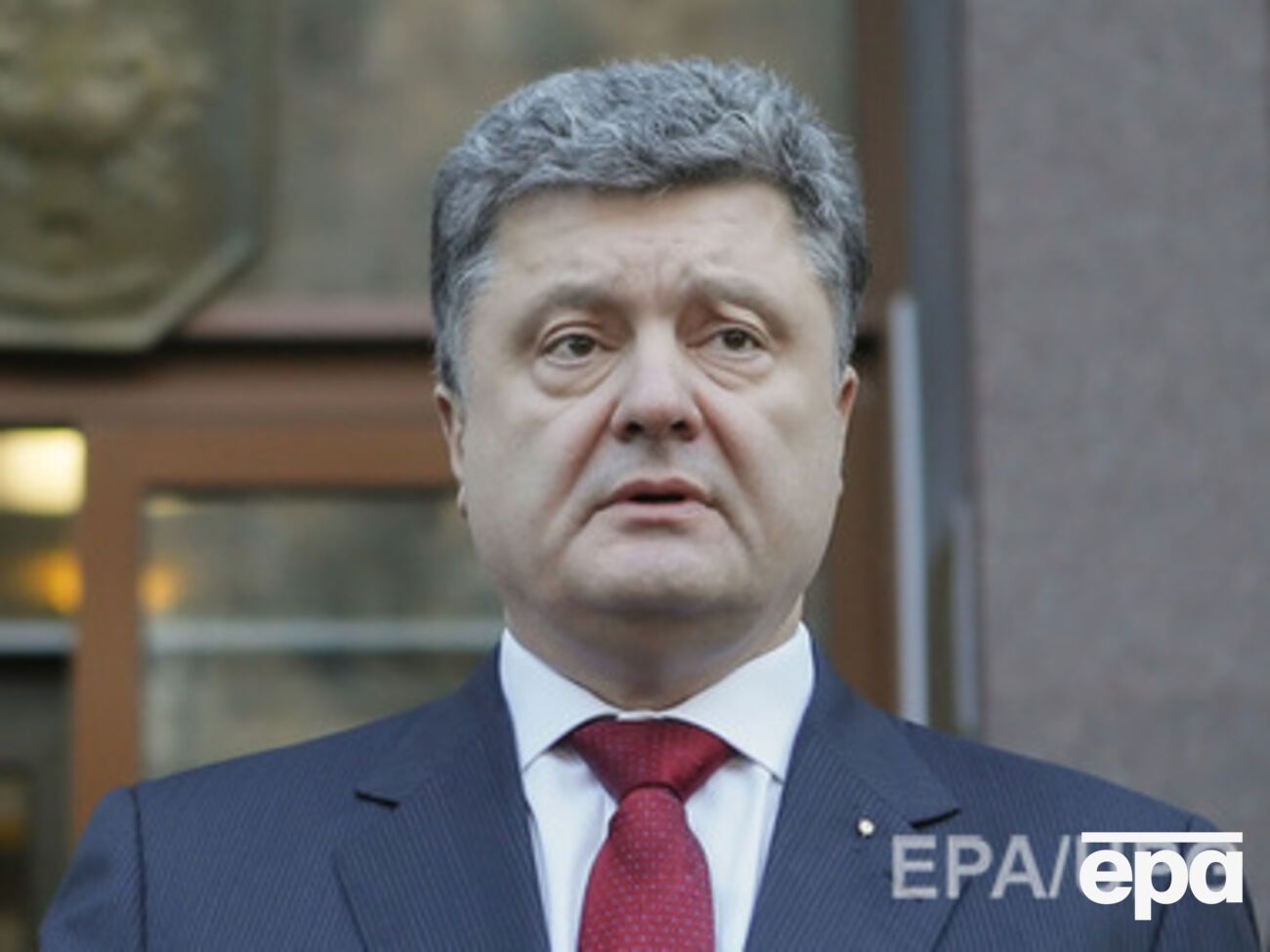 Порошенко выступит с заявлением за полчаса до перемирия