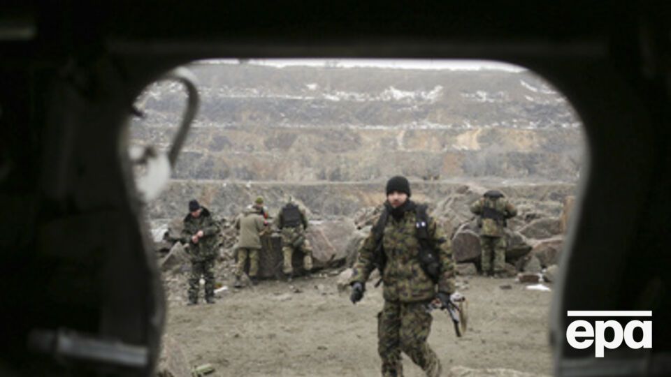 За сутки погибли девять военных