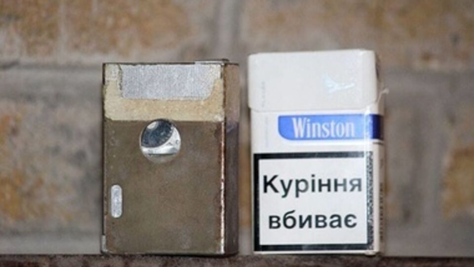 Фотокамеру замаскировали под пачку сигарет