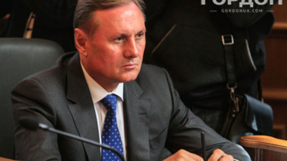 Регионалы требуют освободить Александра Ефремова из-под стражи