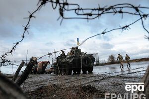 По данным издания, в четырех километрах от "мироновского" перекрестка заняли позицию три танка боевиков