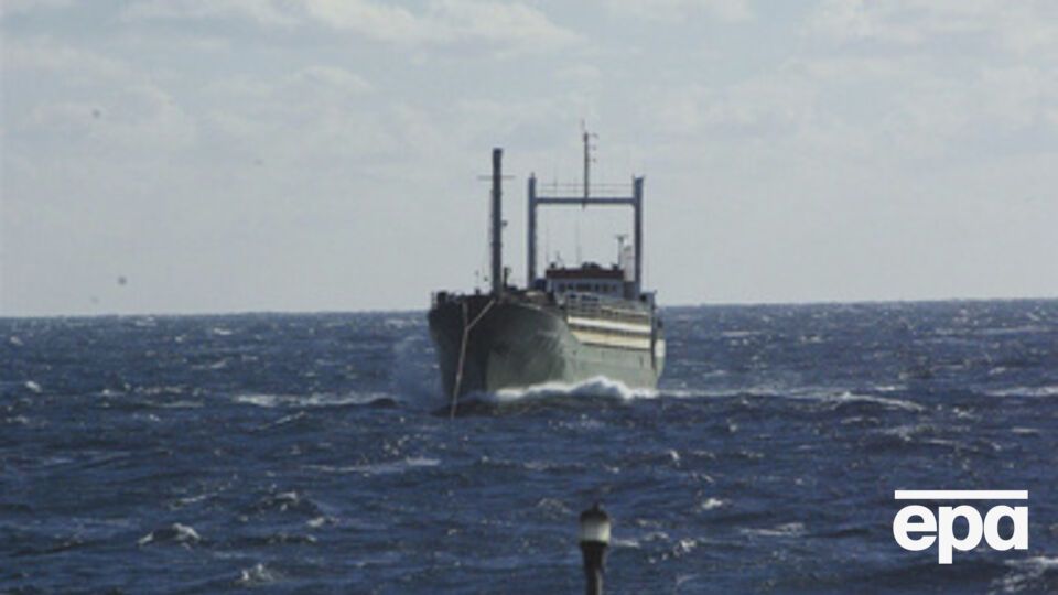 Судно дрейфовало в открытом море