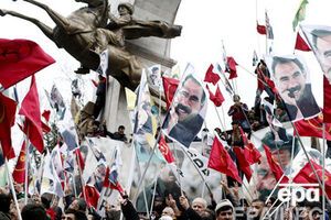 Сторонники Оджалана не хотят мириться с тем, что их лидер находится в тюрьме и требуют его немедленного освобождения