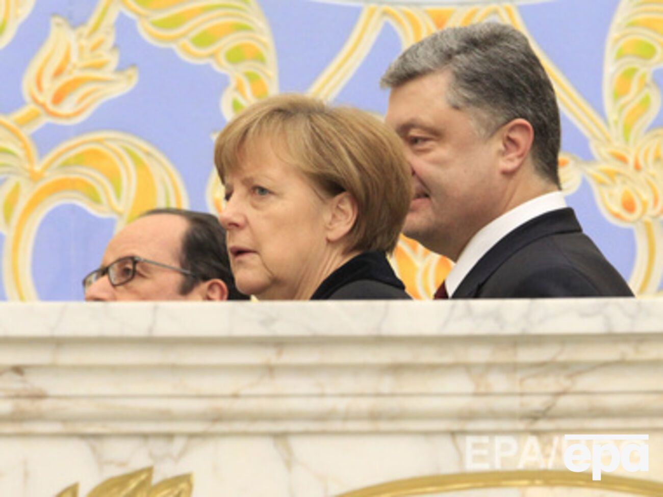 Франсуа Олланд, Ангела Меркель и Петр Порошенко поговорили по телефону