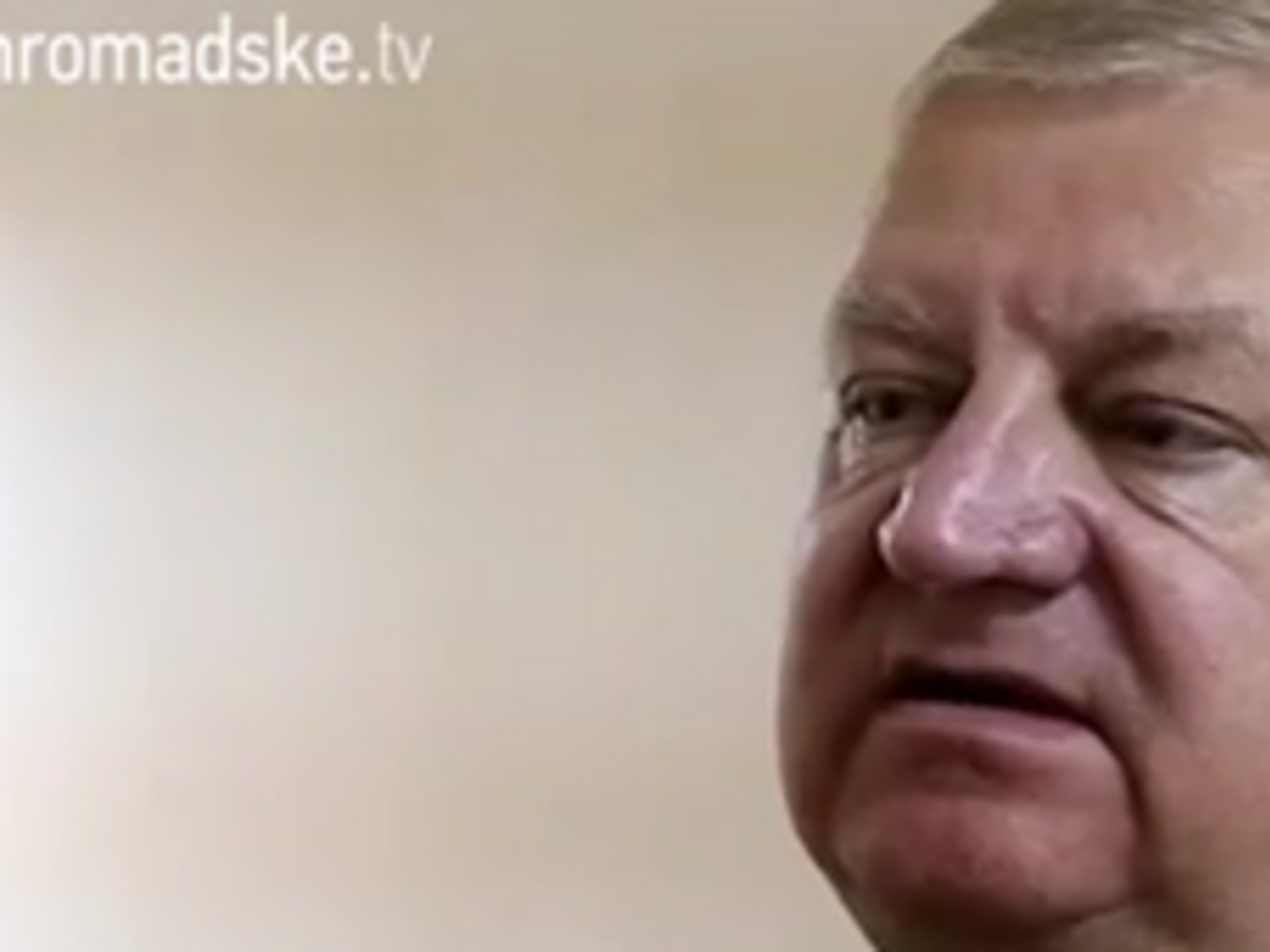 По словам Розманина, огонь не прекращается, поскольку боевики имеют слишком много техники, взятой у РФ