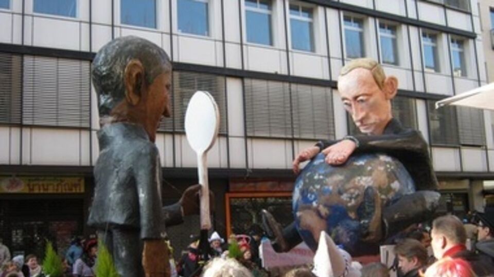 Путина высмеяли на традиционных карнавальных шествиях в Германии. Фоторепортаж