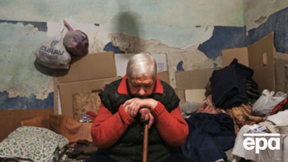 Местные жители, которые остались в Новотошковском, большую часть времени проводят в подвалах