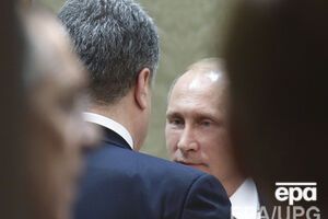 По данным СМИ, Петр Порошенко и Владимир Путин спорят из-за Дебальцево, где продолжаются бои
