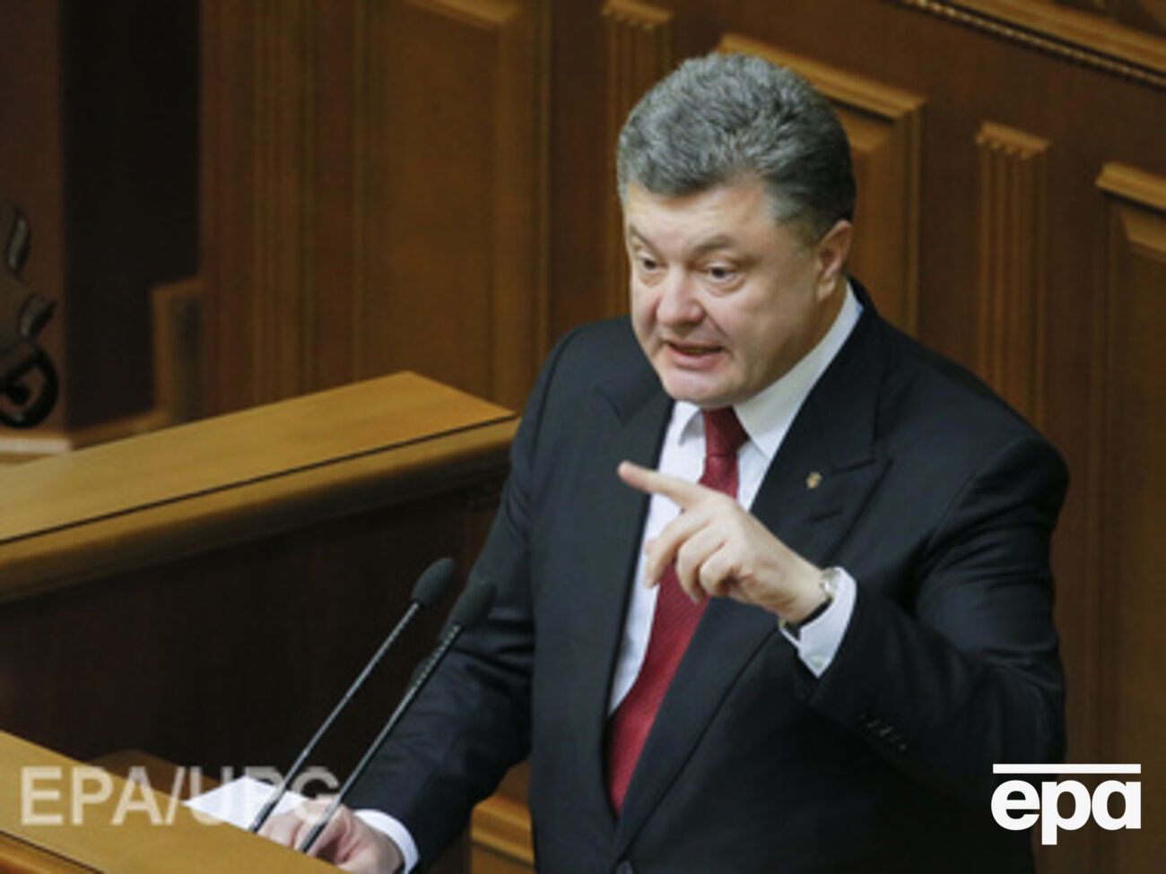 Порошенко назначил двух заместителей Турчинову