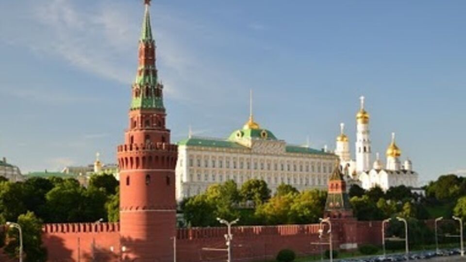 Продать Кремль организаторы лота не успели