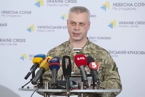 Боевики ведут круглосуточный обстрел украинских позиций, сообщил Лысенко