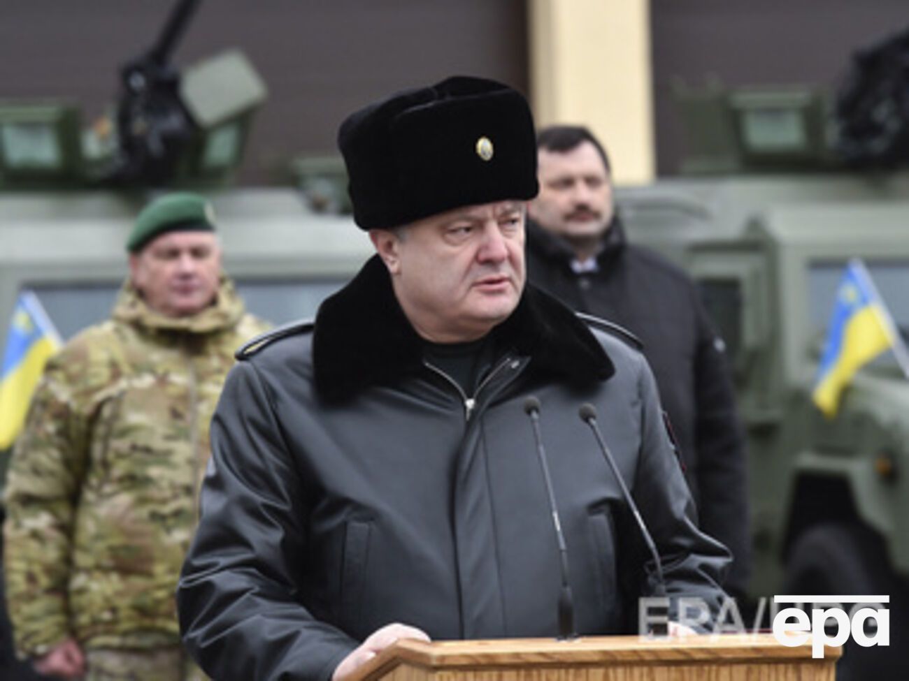 Порошенко вылетел в зону АТО