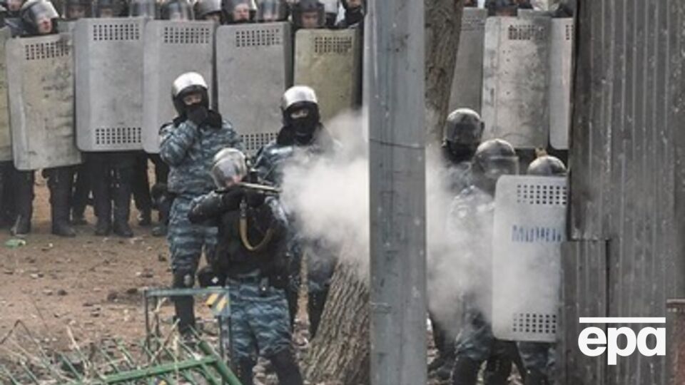 Расстрел митингующих во время Революции достоинства