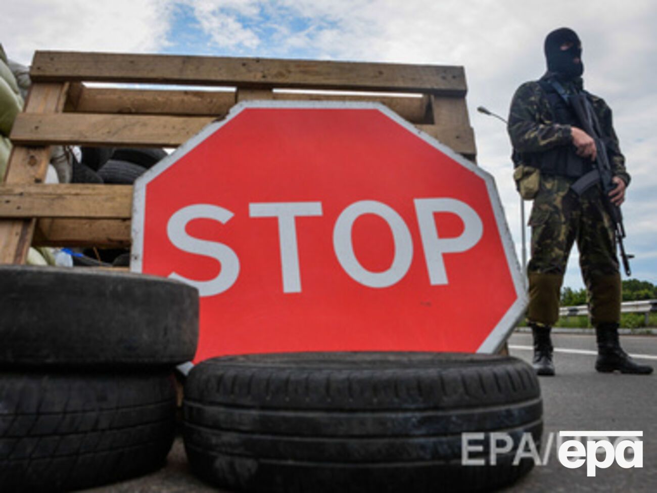 Россия должна выполнить Минские соглашения и вывести оружие из Украины, заявило посольство Великобритании