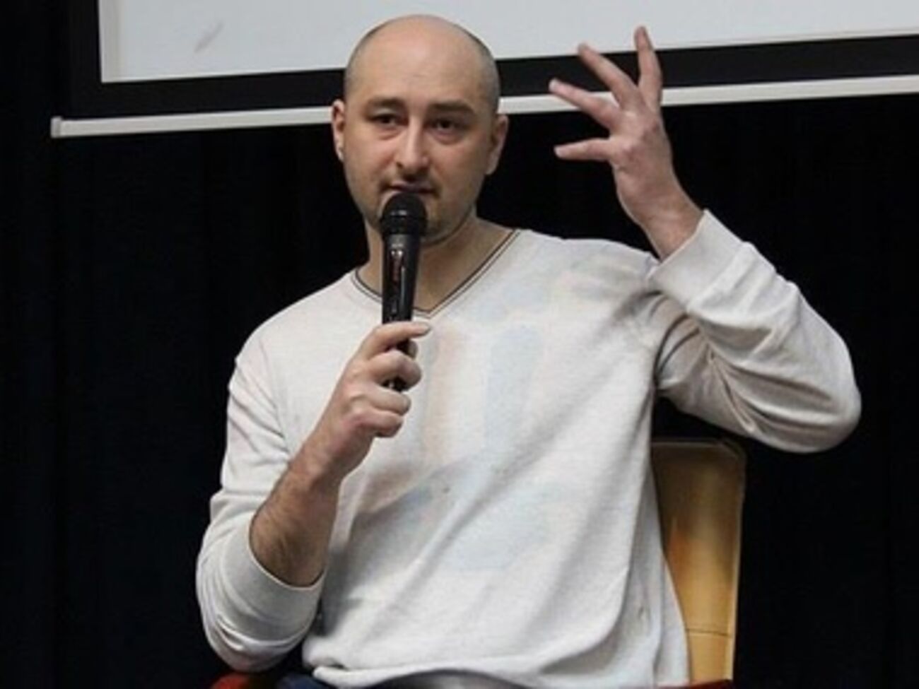 Бабченко считает, что Украине надо было раньше начинать заботиться о защите Дебальцево